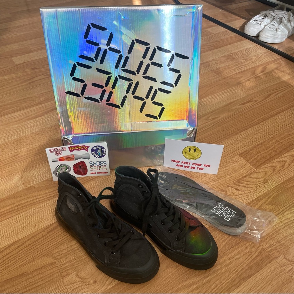 53045 SHOES Black High Top Sneakers